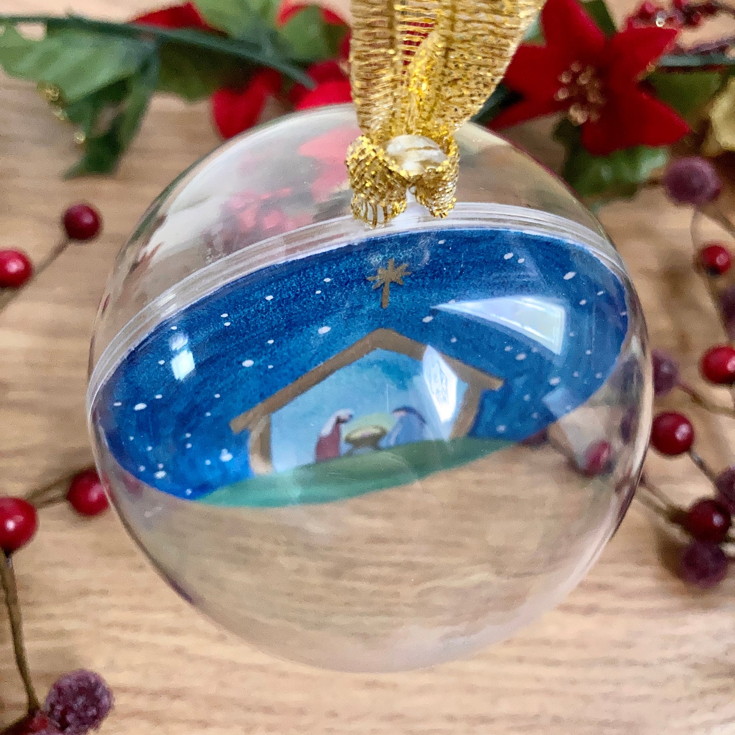 HAND PAINTED CHRISTMAS BAUBLE | Nativity Scene