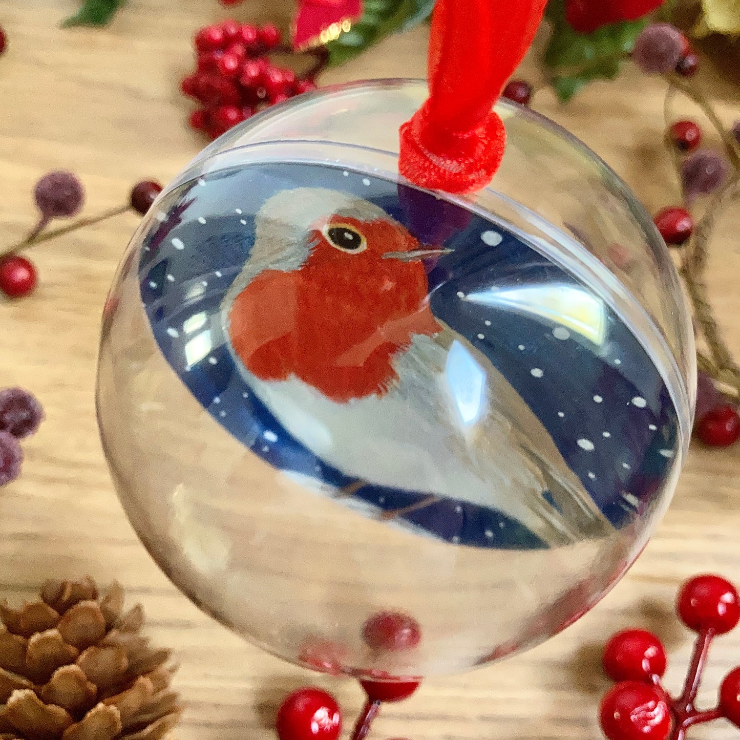 HAND PAINTED CHRISTMAS BAUBLE | Robin Redbreast